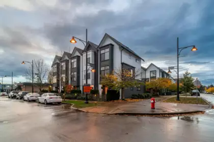 Hallway Photo of 112 17578 57a Avenue, Surrey, BC