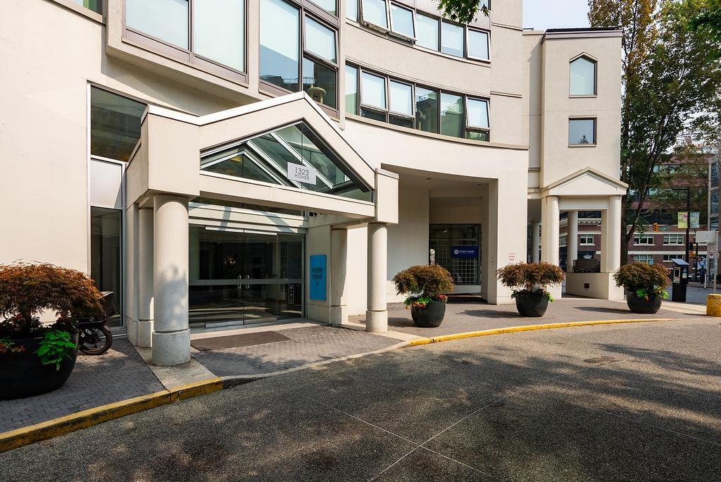 Breakfast Nook Photo of 202 1323 Homer Street, Vancouver, BC