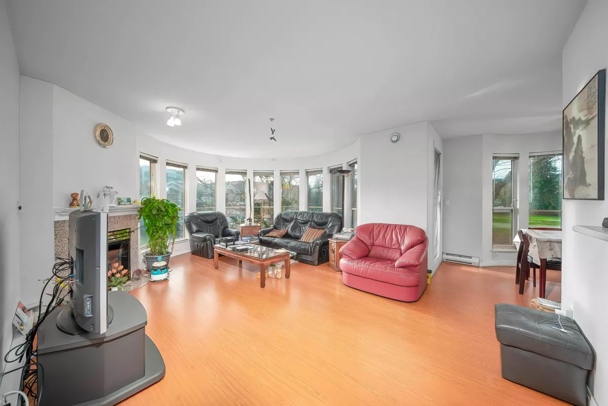 Kitchen Photo of 201 2345 Central Avenue, Port Coquitlam, BC