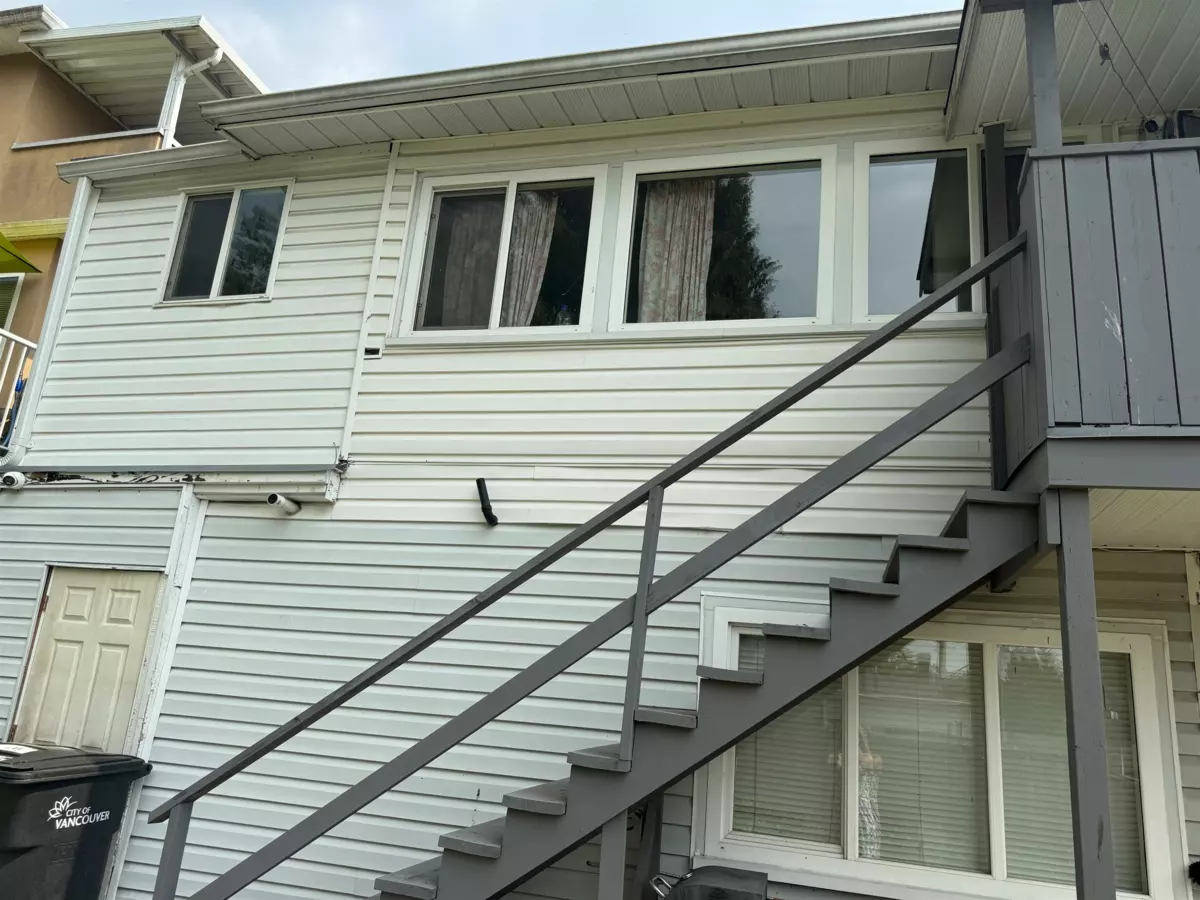 Hallway Photo of 8125 St. George Street, Vancouver, BC