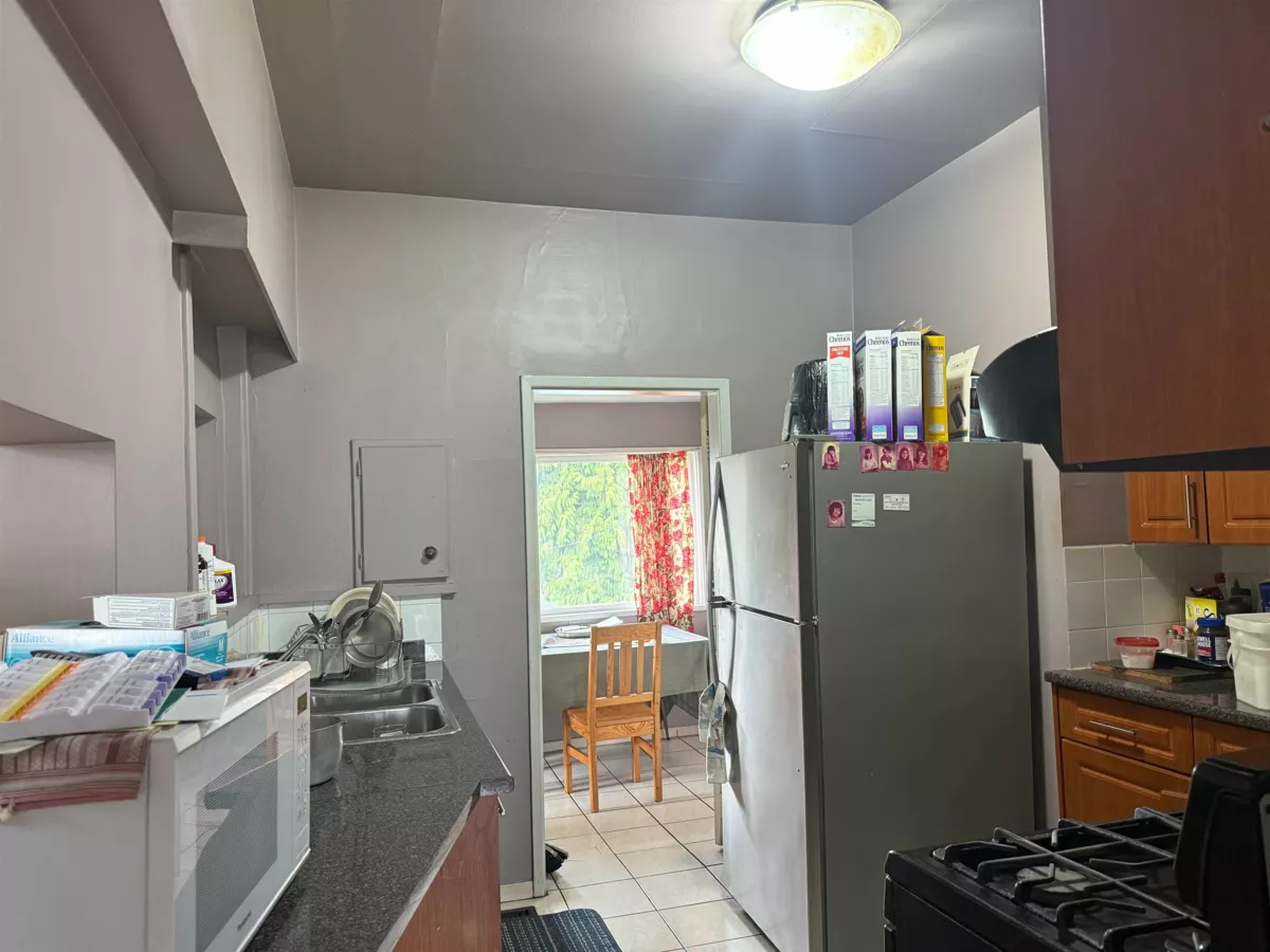 Kitchen Photo of 8125 St. George Street, Vancouver, BC