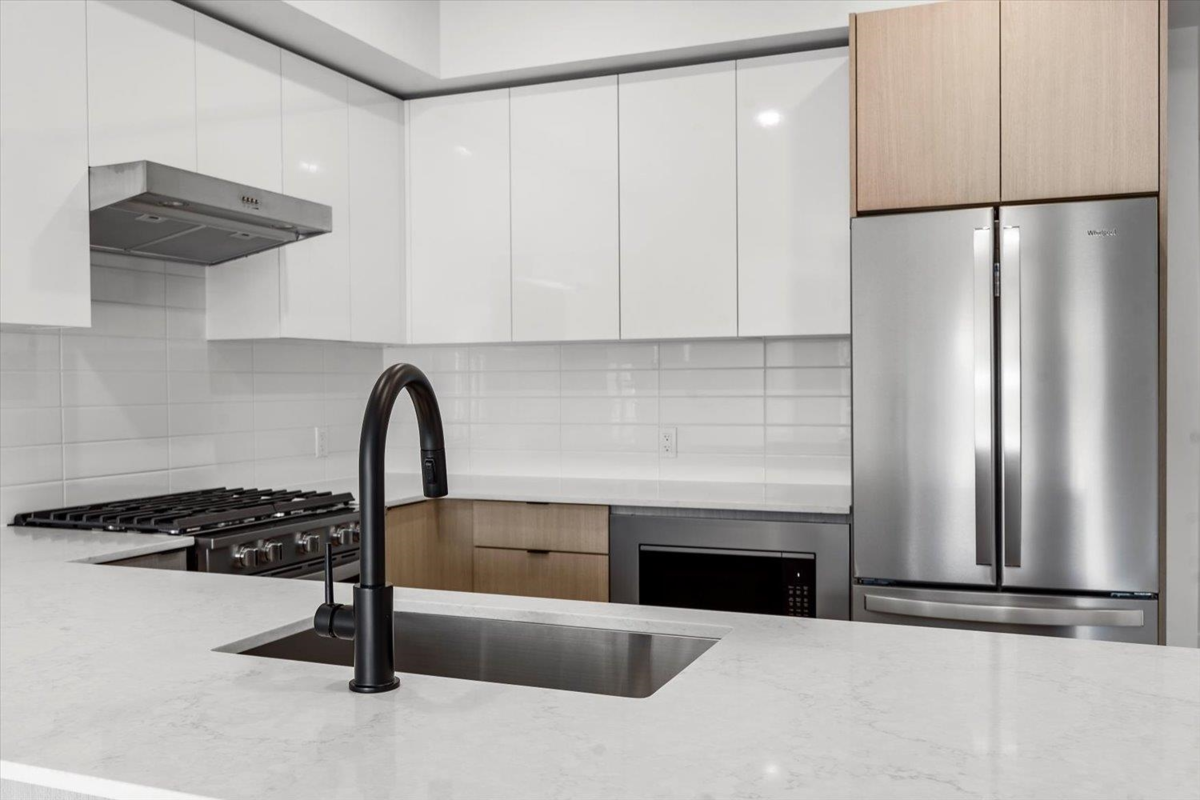 Family Room Photo of 207 2277 Hawthorne Avenue, Port Coquitlam, BC