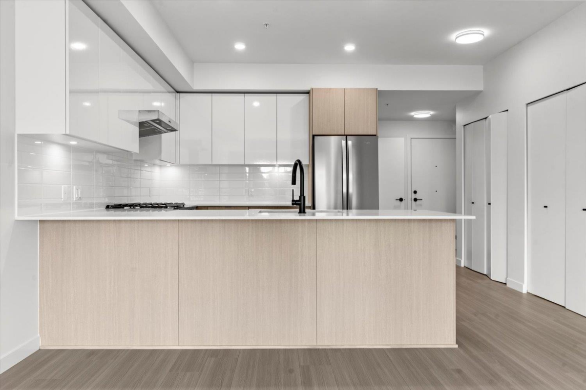 Kitchen Photo of 207 2277 Hawthorne Avenue, Port Coquitlam, BC