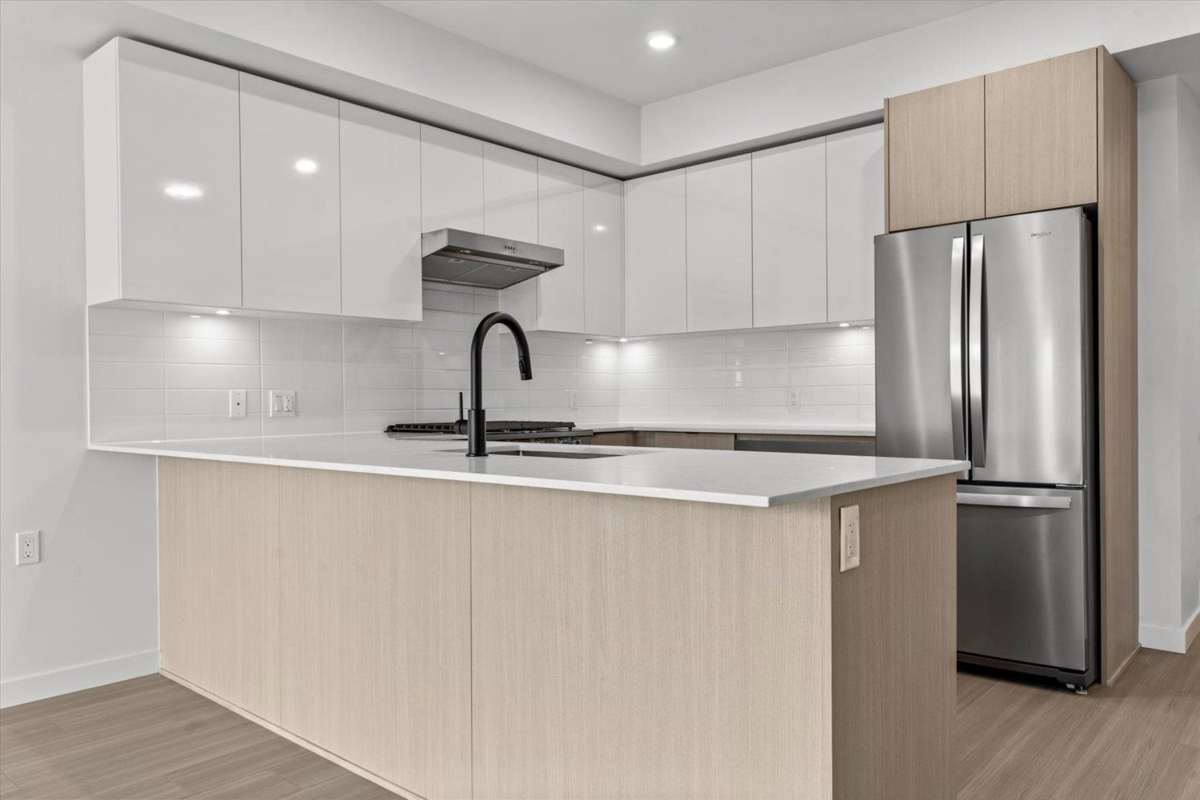 Living Room Photo of 207 2277 Hawthorne Avenue, Port Coquitlam, BC