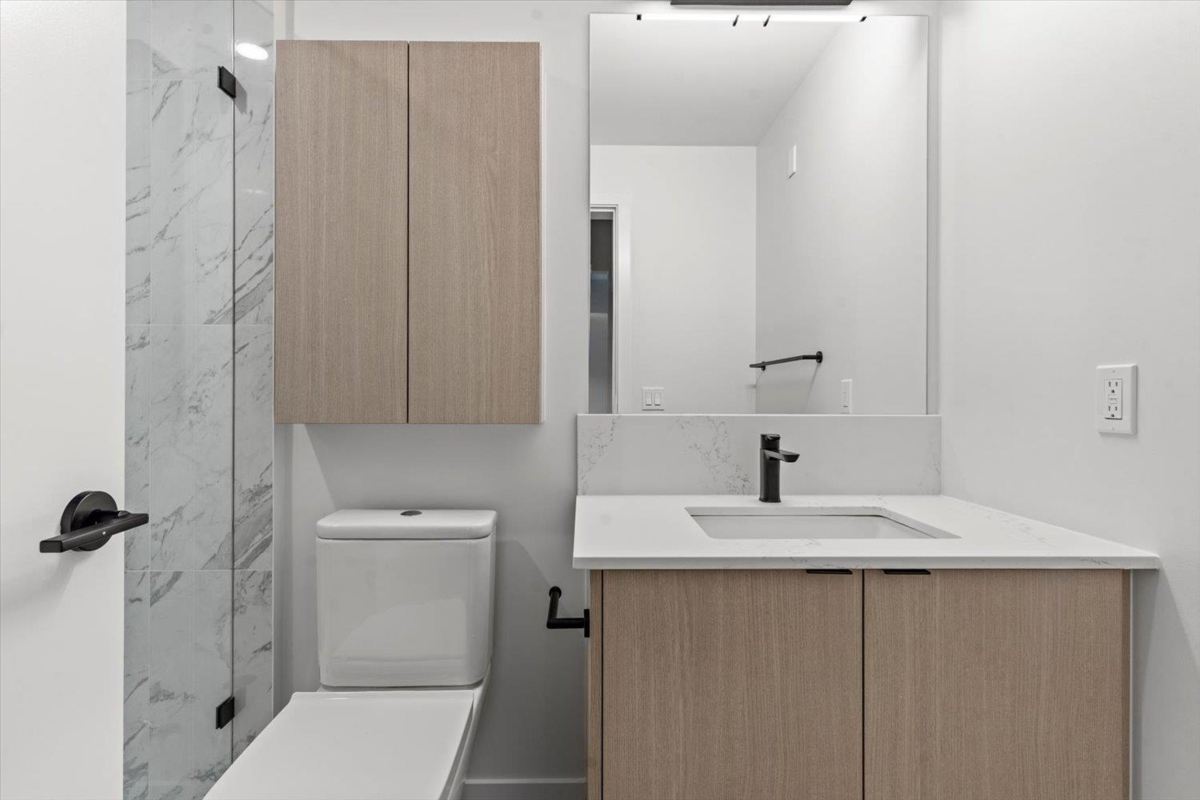 Walk-In Closet Photo of 207 2277 Hawthorne Avenue, Port Coquitlam, BC