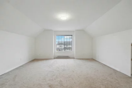Hallway Photo of 3307 Rockhill Place, Abbotsford, BC