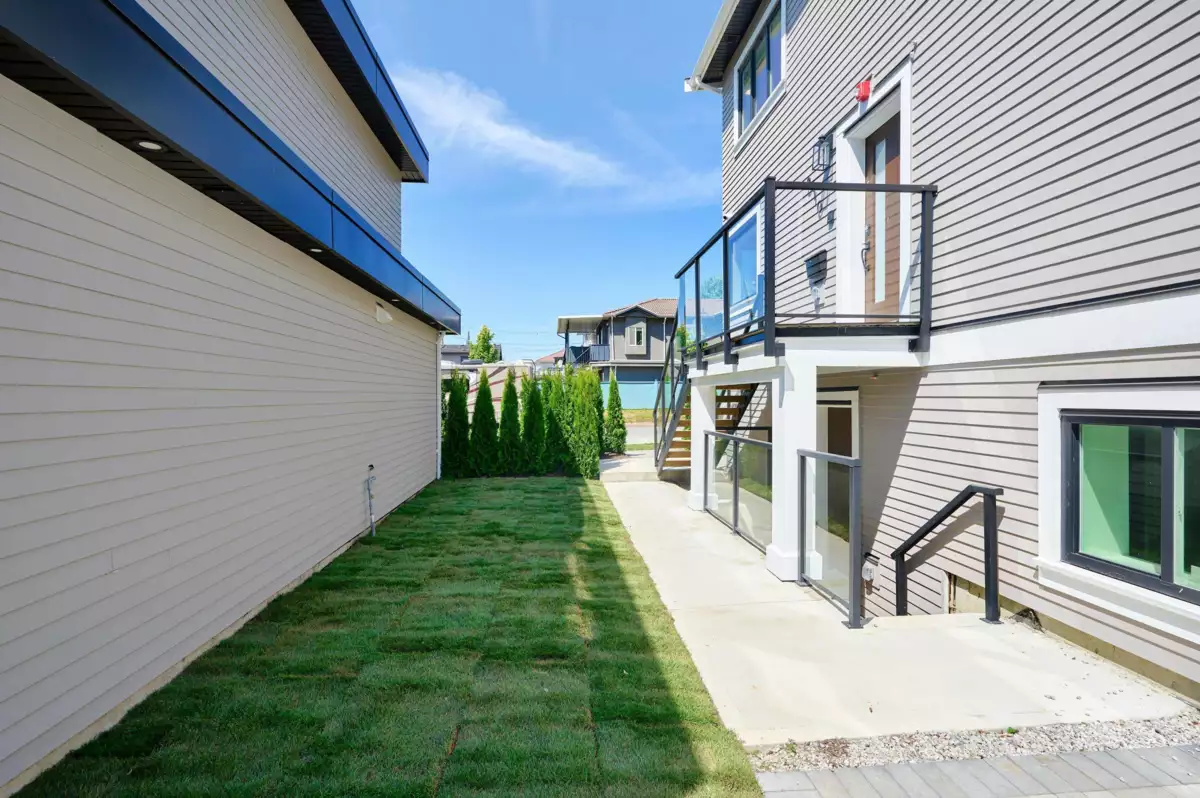 Dining Area Photo of 810 E 51st Avenue, Vancouver, BC