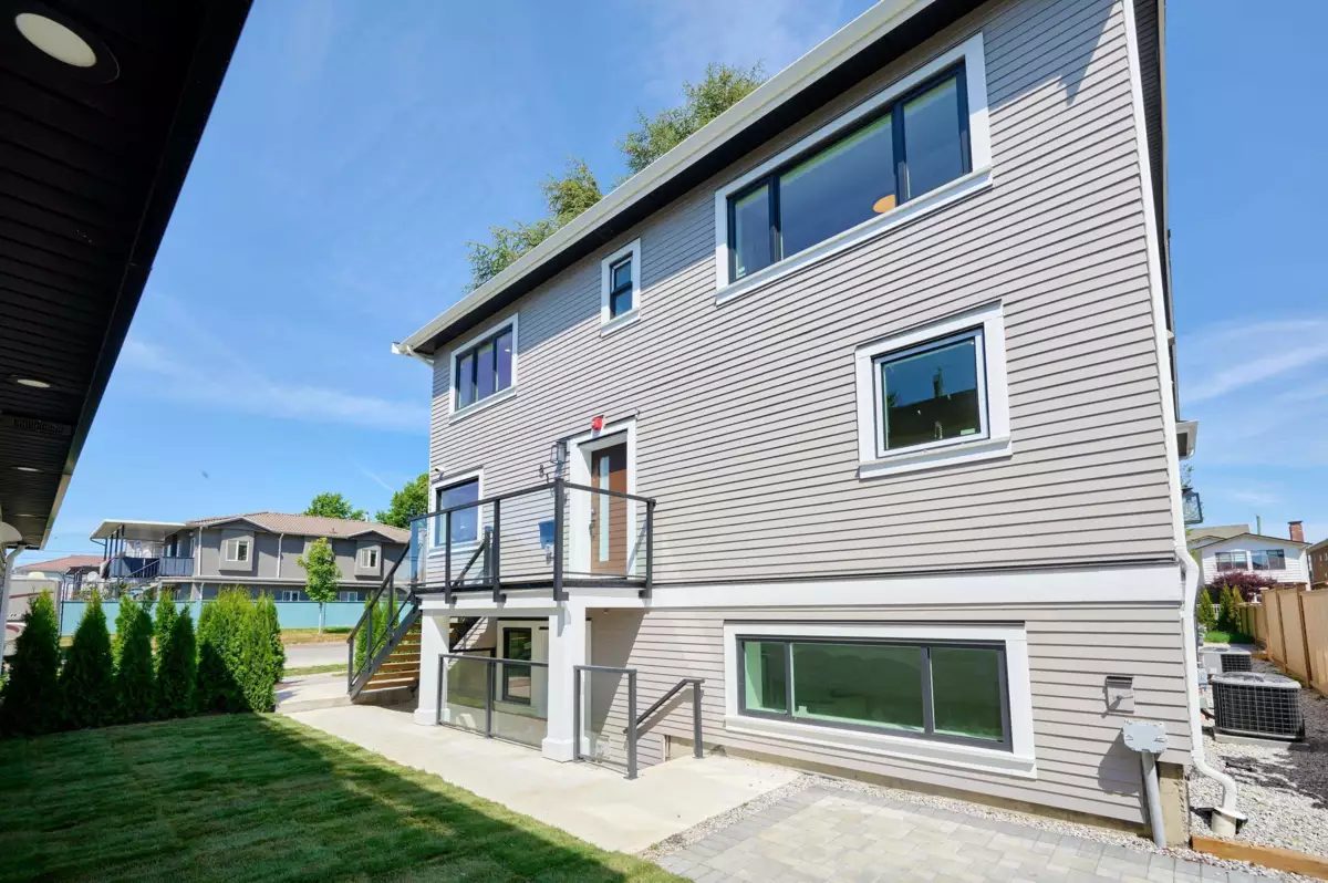 Family Room Photo of 810 E 51st Avenue, Vancouver, BC