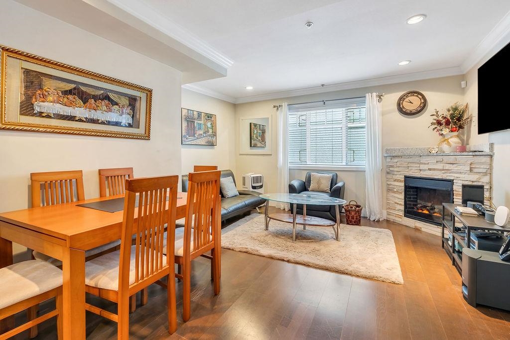 Living Room Photo of 8787 Oak Street, Vancouver, BC