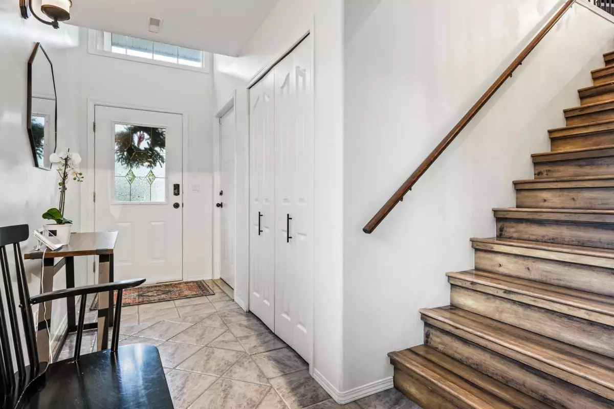 Breakfast Nook Photo of B 45658 Lewis Avenue, Chilliwack, BC