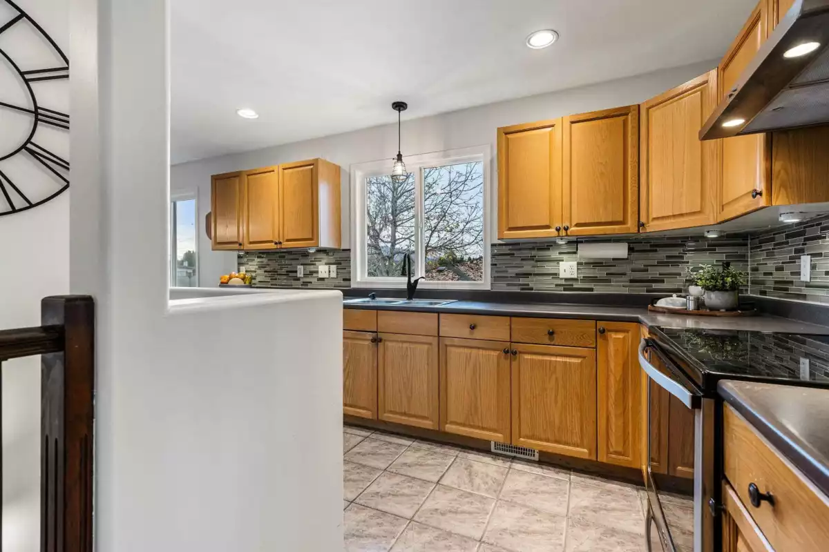 Powder Room Photo of B 45658 Lewis Avenue, Chilliwack, BC