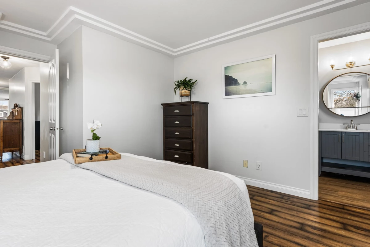 Staircase Photo of B 45658 Lewis Avenue, Chilliwack, BC