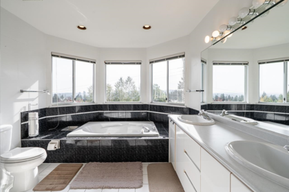 Entry Foyer Photo of 2980 Cliffrose Crescent, Coquitlam, BC