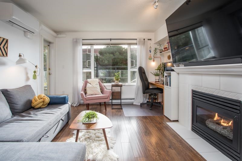 Family Room Photo of 303 221 Eleventh Street, New Westminster, BC