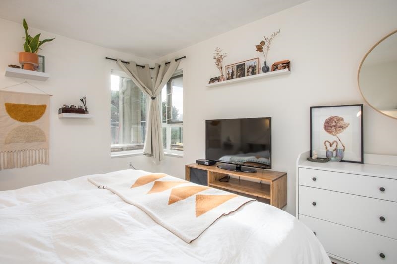 Guest Bathroom Photo of 303 221 Eleventh Street, New Westminster, BC