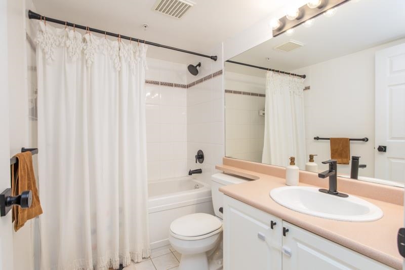 Office / Den Photo of 303 221 Eleventh Street, New Westminster, BC