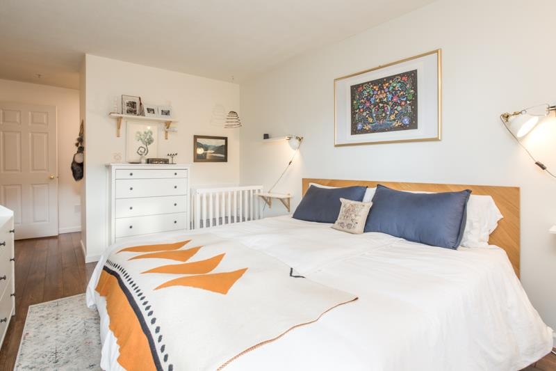 Powder Room Photo of 303 221 Eleventh Street, New Westminster, BC