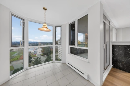 1010 4825 Hazel Street, Burnaby, BC, Burnaby — Apartment/Condo for sale