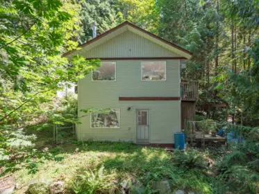 7027 Skana Crescent, Sechelt, BC, Sechelt — Single Family Residence for sale