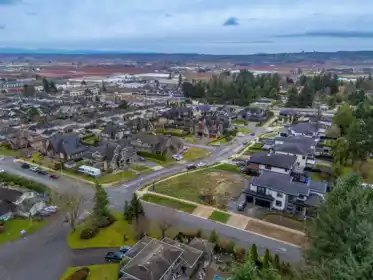 14698 57 Avenue, Surrey, BC, Surrey —  bed land for sale