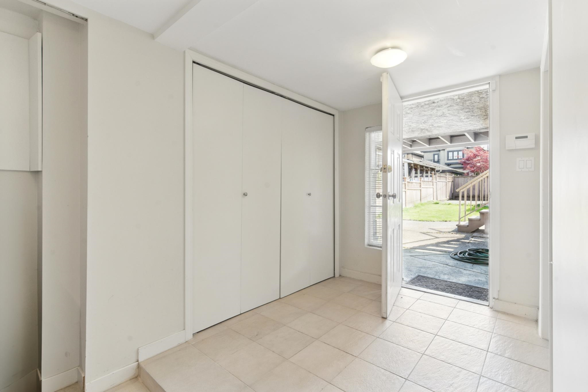 Mudroom Photo of 2968 W 20th Avenue, Vancouver, BC