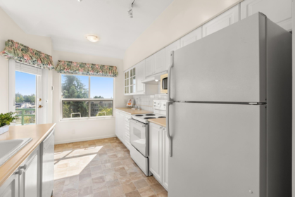 404 1576 Merklin Street, White Rock, BC, White Rock — Apartment/Condo for sale