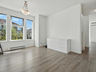 Kitchen Island Photo of 18 6099 Alder Street, Richmond, BC