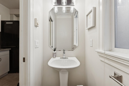 Primary Bathroom Photo of 5782 Garrison Boulevard, Chilliwack, BC