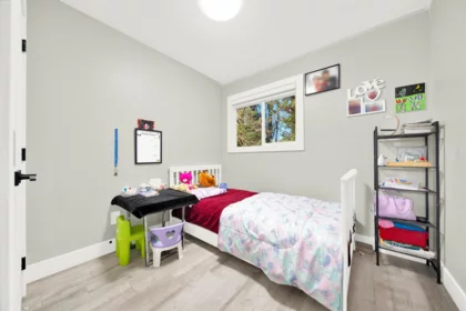 Walk-In Closet Photo of 45533 Mcintosh Drive, Chilliwack, BC