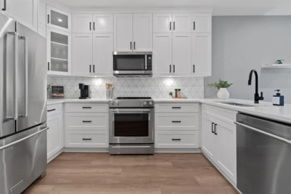 Kitchen Island Photo of 106 470 Esplanade Avenue, Harrison Hot Springs, BC