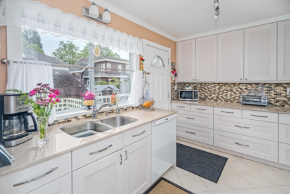 Walk-In Closet Photo of 9360 Piermond Road, Richmond, BC