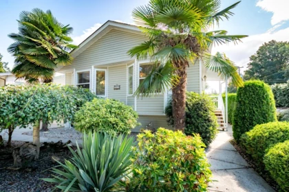 101 4510 Sunshine Coast Highway, Sechelt, BC, Sechelt — Manufactured Home for sale