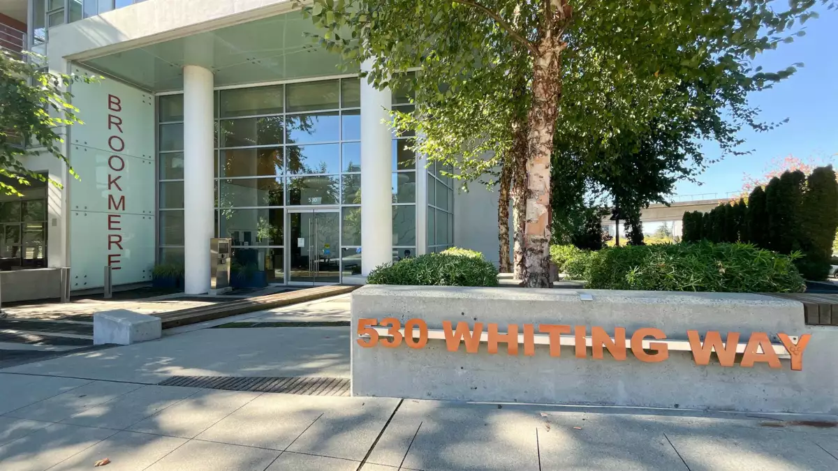 Front Yard Photo of 2304 530 Whiting Way, Coquitlam, BC