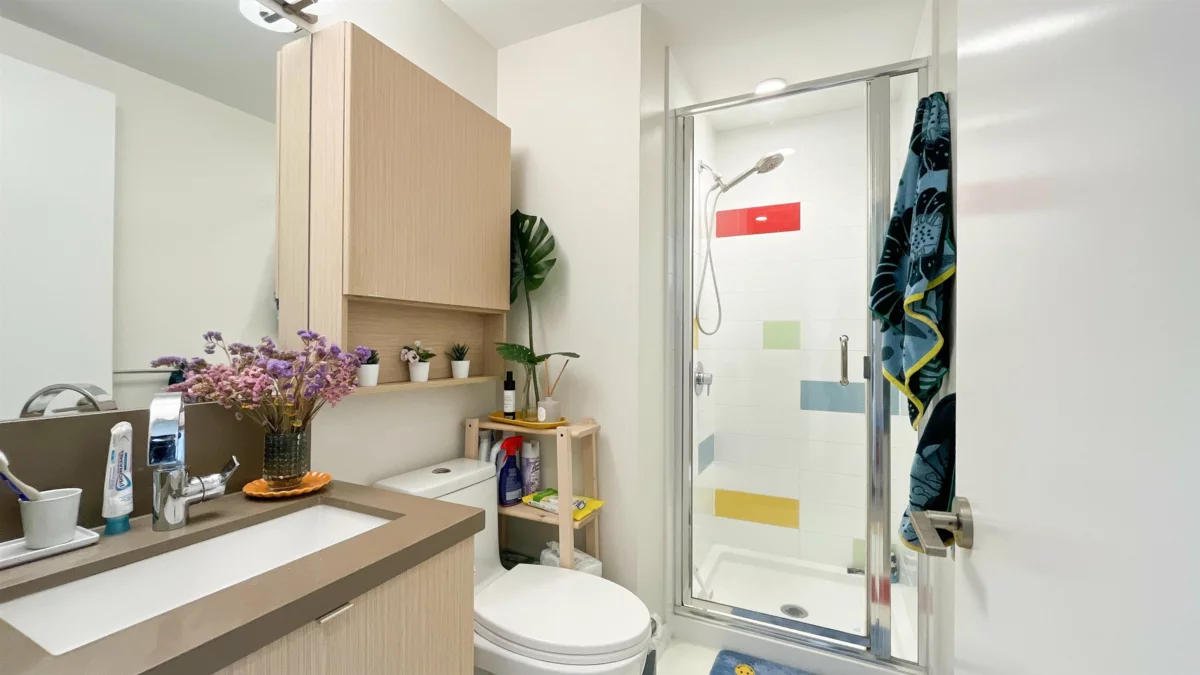 Primary Bathroom Photo of 2304 530 Whiting Way, Coquitlam, BC