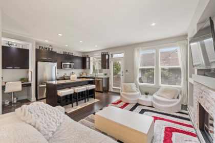 Breakfast Nook Photo of 295 173 Street, Surrey, BC
