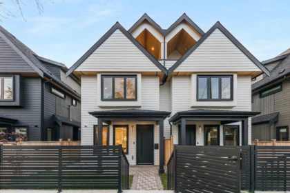 1 4889 Moss Street, Vancouver, BC, Collingwood VE — 3 bed half duplex for sale