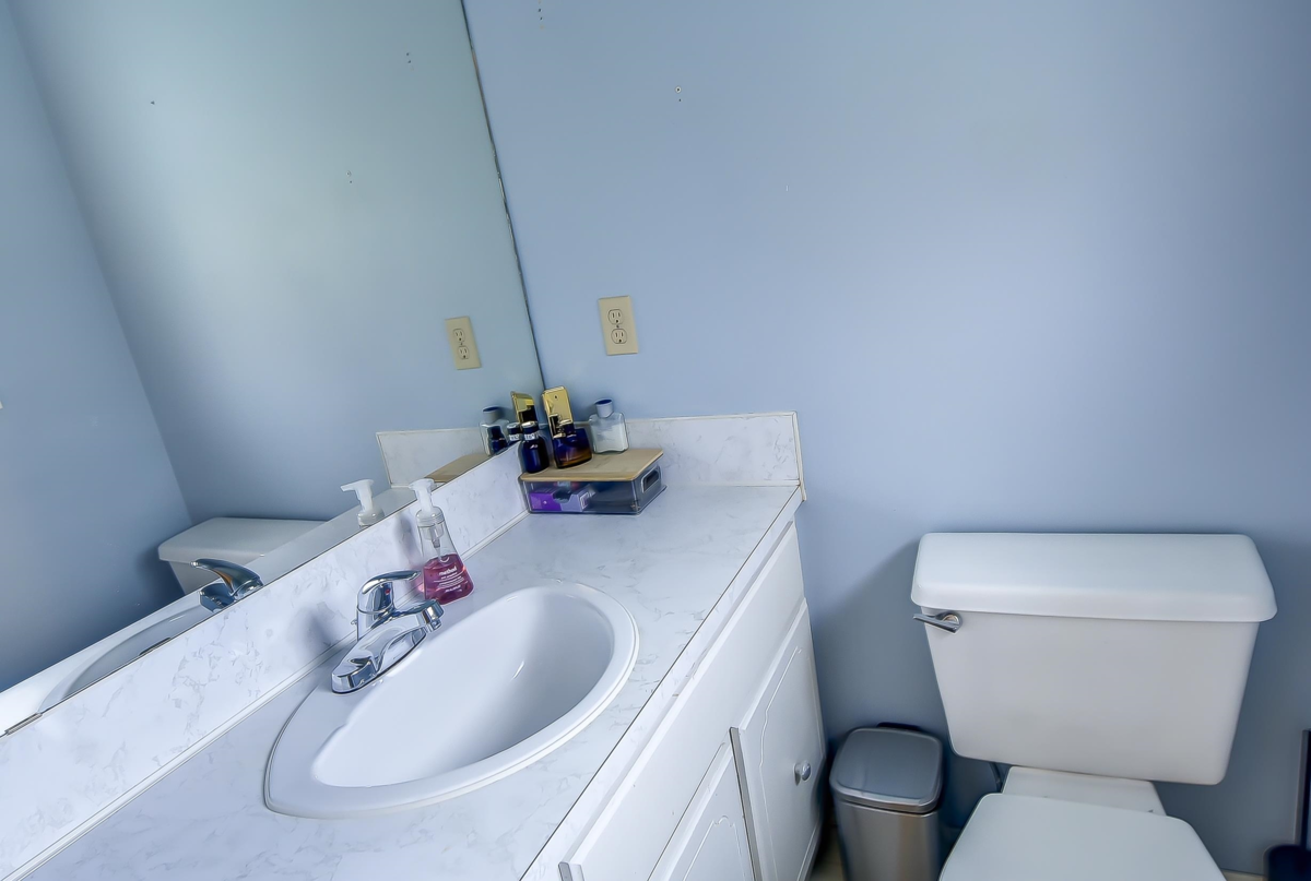 Basement Recreation Room Photo of 19735 48 Avenue, Langley, BC