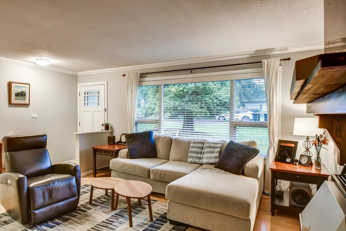 Breakfast Nook Photo of 19735 48 Avenue, Langley, BC