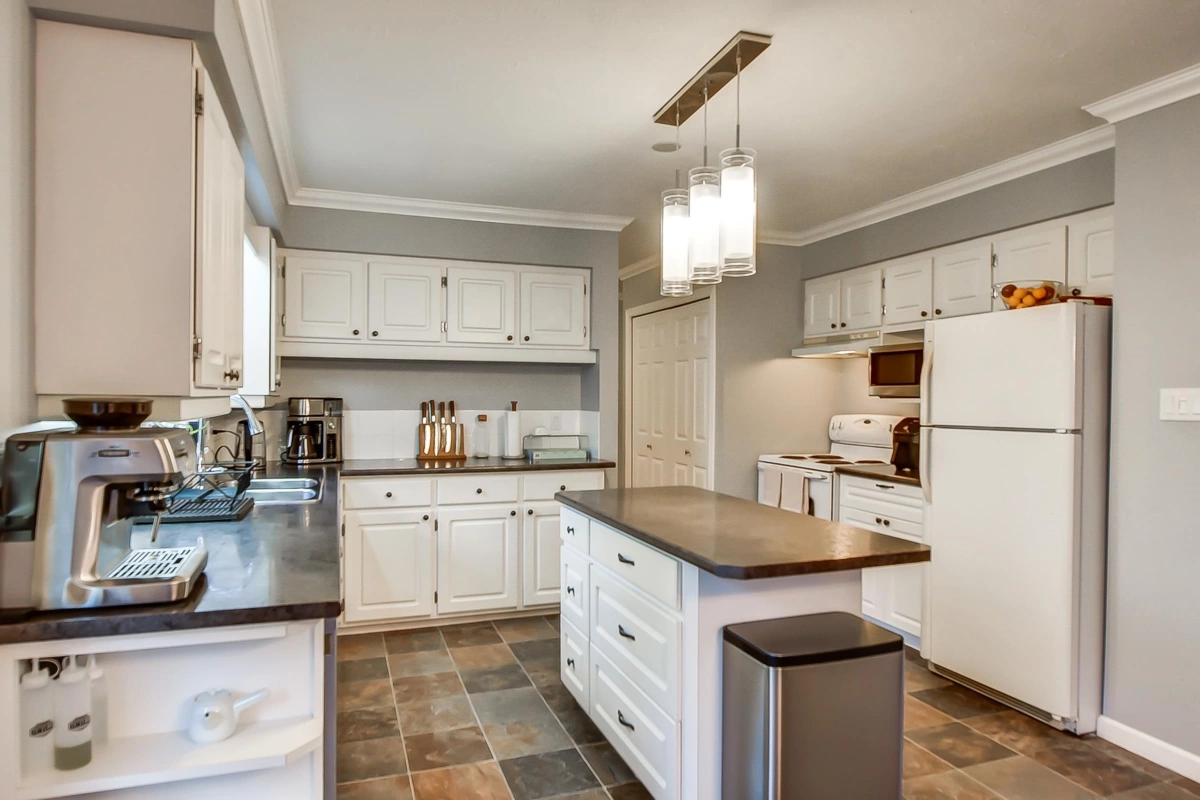 Hallway Photo of 19735 48 Avenue, Langley, BC