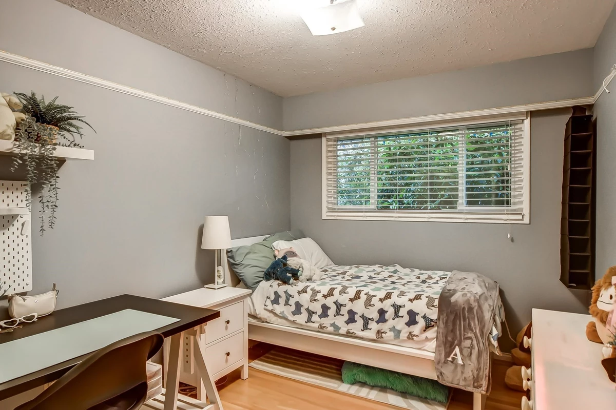 Powder Room Photo of 19735 48 Avenue, Langley, BC