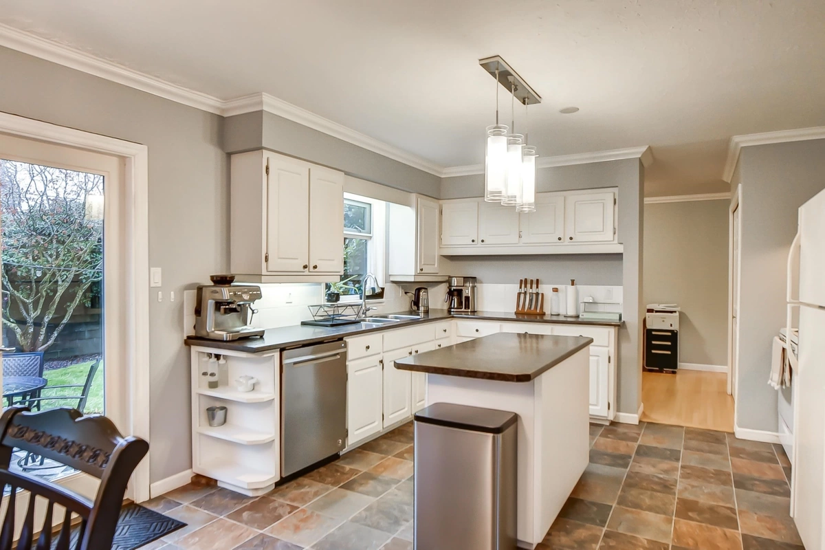 Staircase Photo of 19735 48 Avenue, Langley, BC