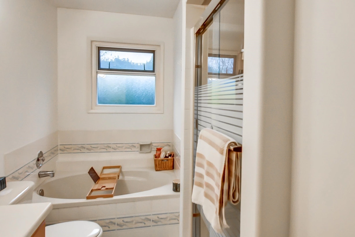 Walk-In Closet Photo of 19735 48 Avenue, Langley, BC