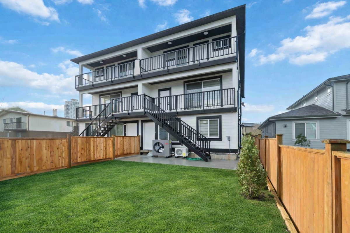 Neighborhood Park Photo Near 1 6666 Walker Avenue, Burnaby, BC