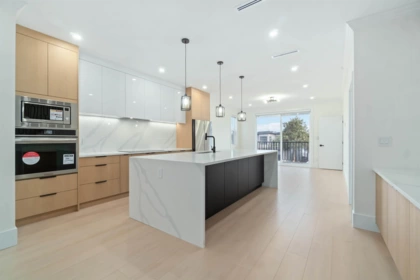 Kitchen Island Photo of 1 6666 Walker Avenue, Burnaby, BC