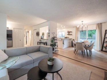 617 Gower Point Road, Gibsons, BC, Gibsons & Area — 3 bed single family residence for sale