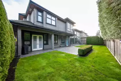 Swimming Pool Photo of 8591 Fairhurst Road, Richmond, BC
