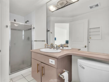 Bedroom 3 Photo of 201 588 16th Street, West Vancouver, BC