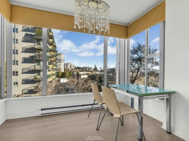 Entry Foyer Photo of 201 588 16th Street, West Vancouver, BC