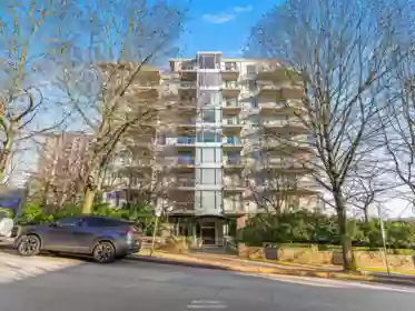 201 588 16th Street, West Vancouver, BC, Dundarave — 2 bed apartment/condo for sale