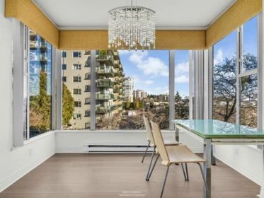 Hallway Photo of 201 588 16th Street, West Vancouver, BC